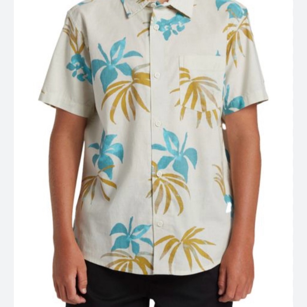 Quiksilver Blue and Gold Casual Button Down Shirt